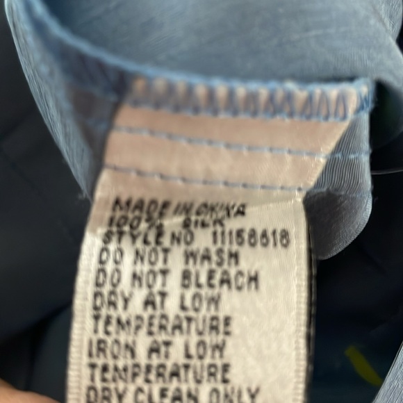 Peter Nygard 100% silk button down blouse printed 3/4 sleeved size 10 - Picture 4 of 7